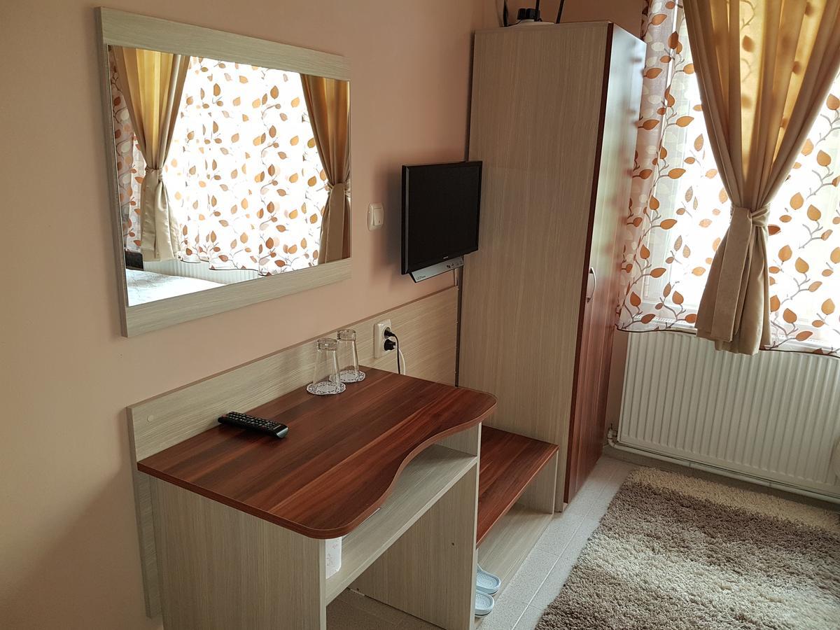 Family Hotel Zhelkovi - Olympia Kharmanli Εξωτερικό φωτογραφία