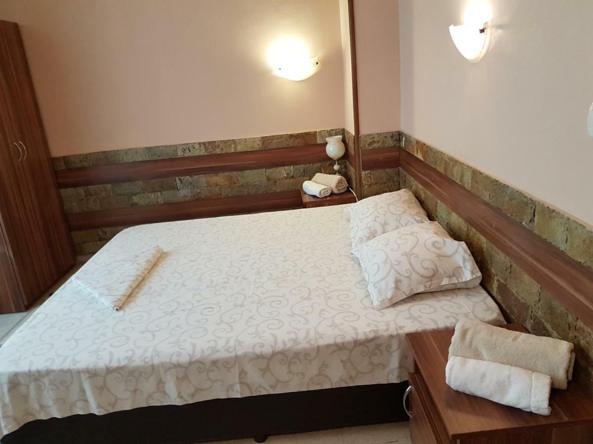 Family Hotel Zhelkovi - Olympia Kharmanli Εξωτερικό φωτογραφία