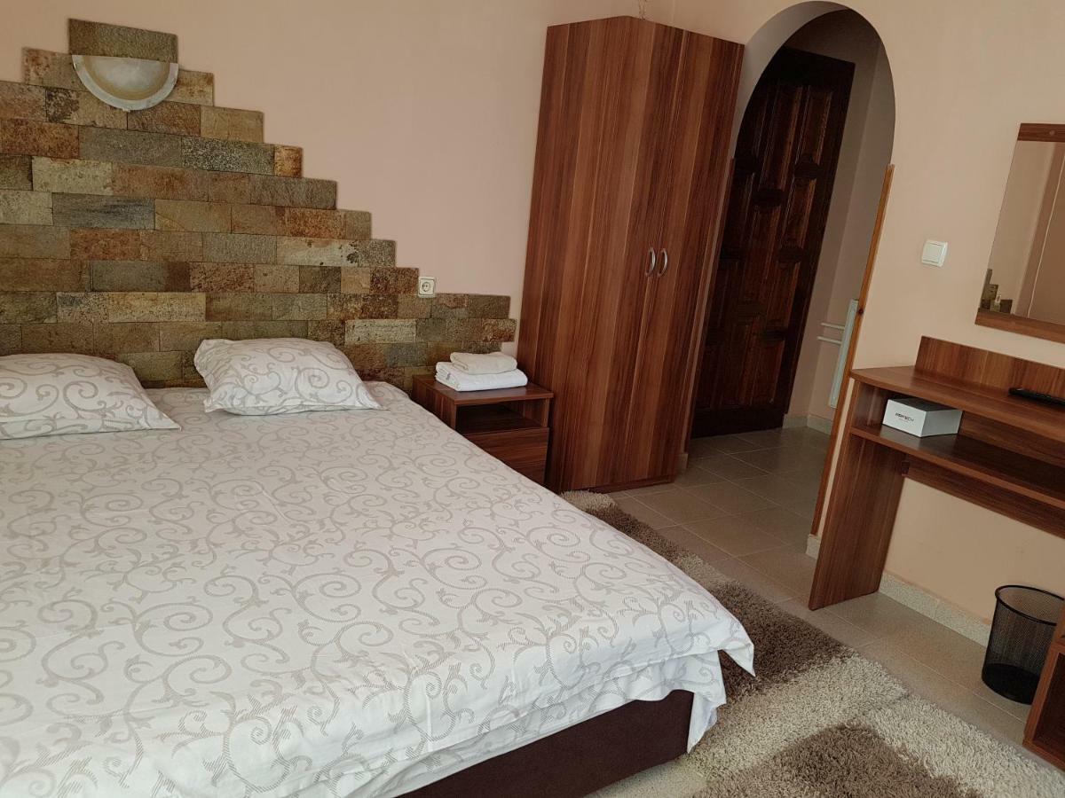 Family Hotel Zhelkovi - Olympia Kharmanli Εξωτερικό φωτογραφία